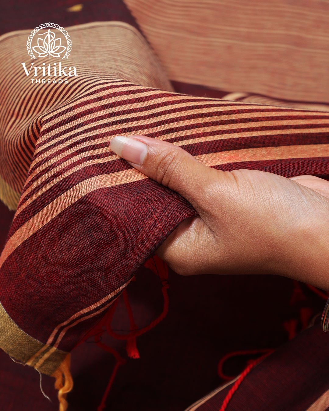 Maroon Heart Butta Border Saree - Image 3